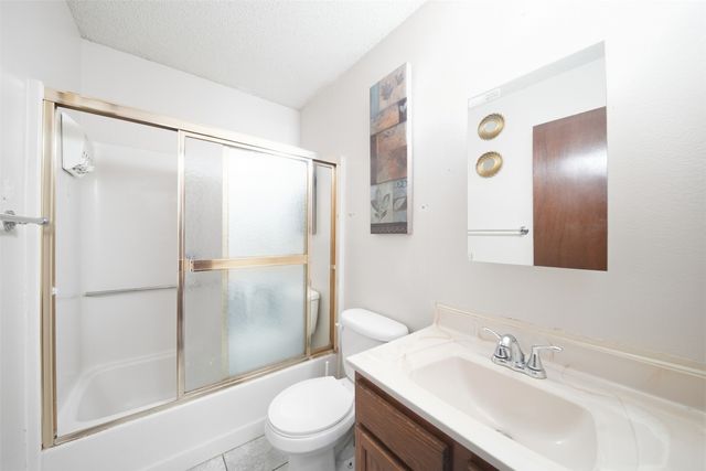 2700 SE 18th Street, Des Moines, IA 50320