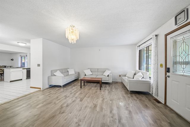 2700 SE 18th Street, Des Moines, IA 50320