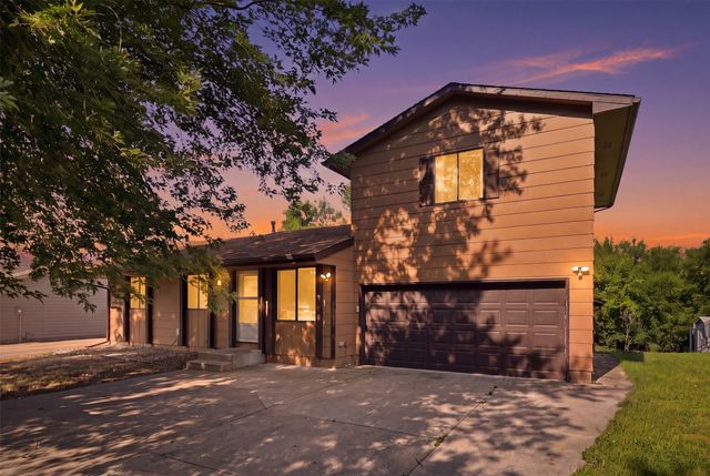 2700 SE 18th Street, Des Moines, IA 50320