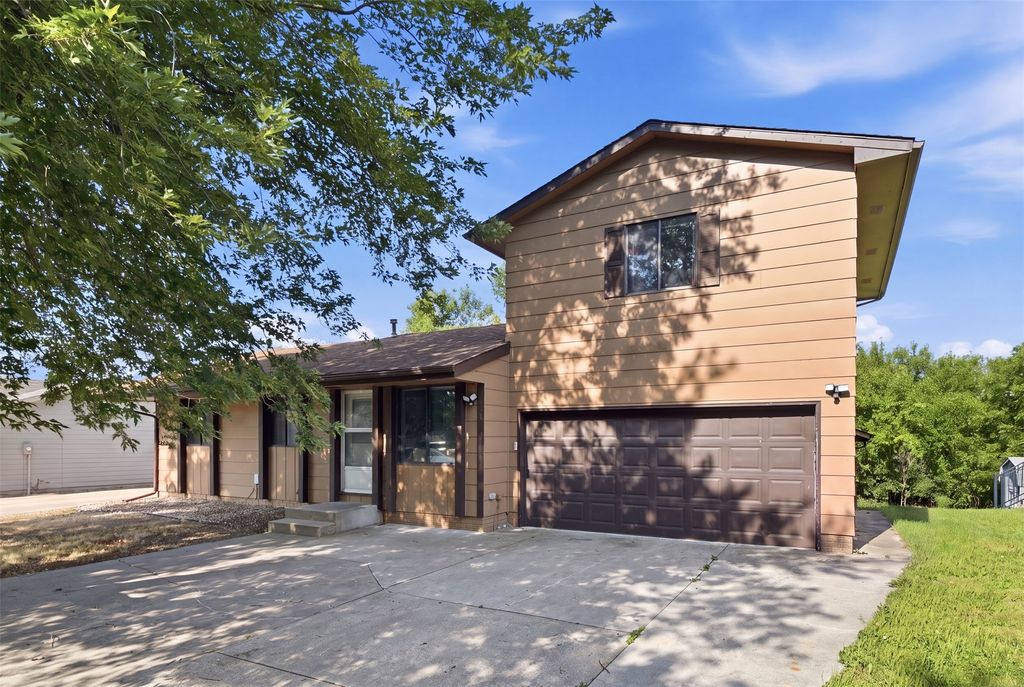 2700 SE 18th Street, Des Moines, IA 50320