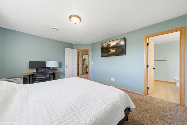 9313 W Foxtail Ln, Cheney, WA 99224