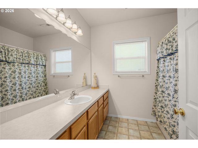 10910 Nw 7TH Ave, Vancouver, WA 98685