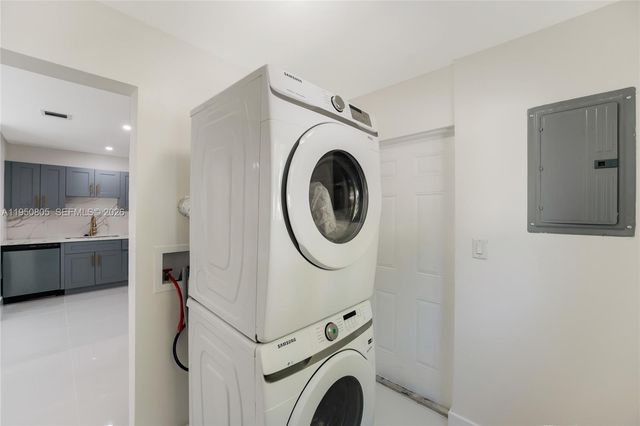 2148 NW 48th St 2148, Miami, FL 33142