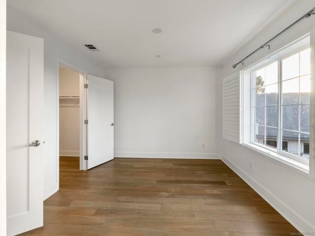 2400 Torrey Pines Rd 112, La Jolla, CA 92037