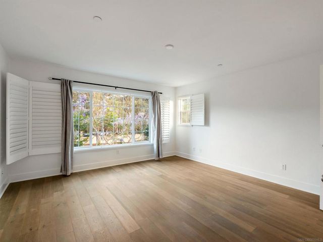 2400 Torrey Pines Rd 112, La Jolla, CA 92037