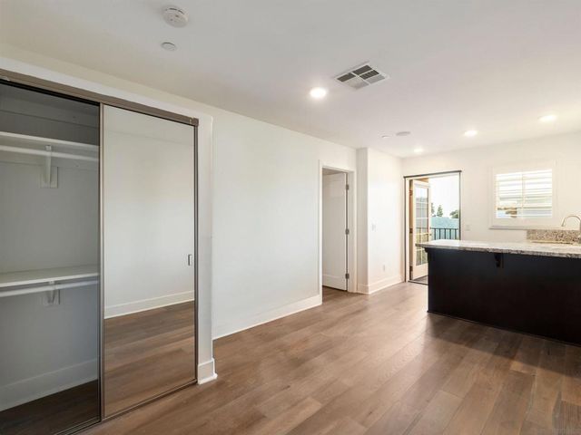 2400 Torrey Pines Rd 112, La Jolla, CA 92037