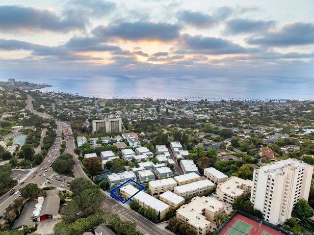 2400 Torrey Pines Rd 112, La Jolla, CA 92037