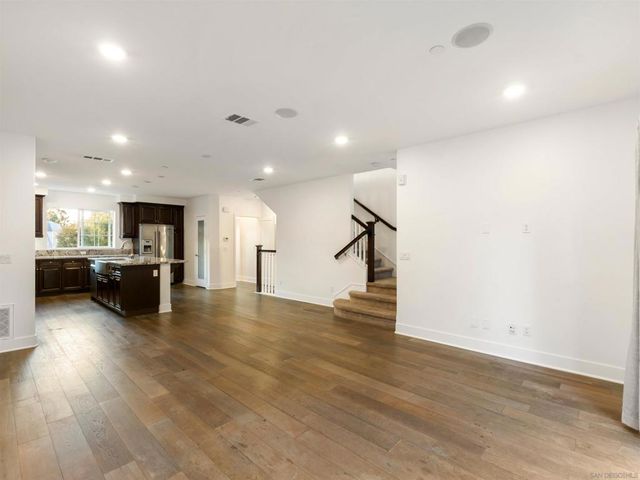 2400 Torrey Pines Rd 112, La Jolla, CA 92037