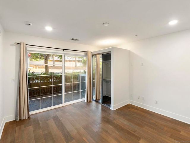 2400 Torrey Pines Rd 112, La Jolla, CA 92037