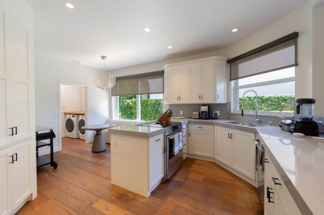 2402 Players Court, Wellington, FL 33414