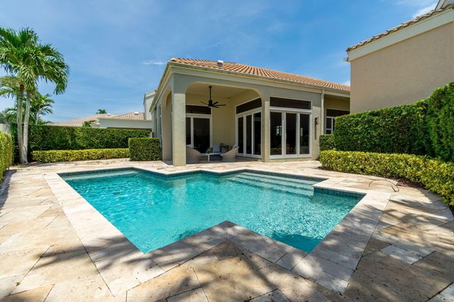 2402 Players Court, Wellington, FL 33414