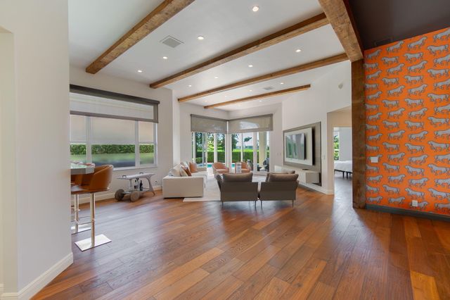 2402 Players Court, Wellington, FL 33414