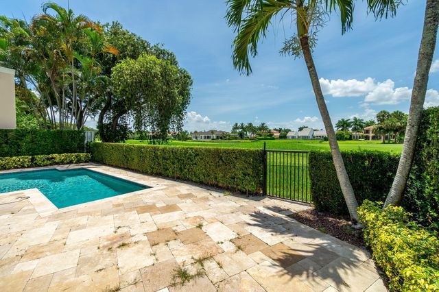 2402 Players Court, Wellington, FL 33414