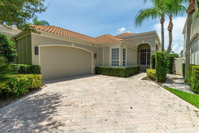 2402 Players Court, Wellington, FL 33414