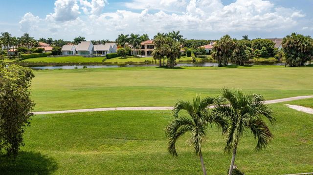 2402 Players Court, Wellington, FL 33414