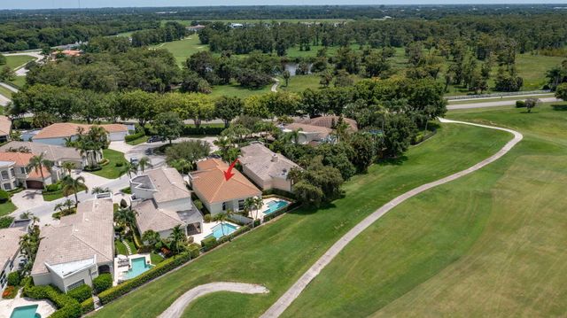 2402 Players Court, Wellington, FL 33414