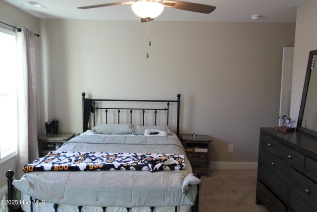 624 Jacks Crossing Drive, Hubert, NC 28539