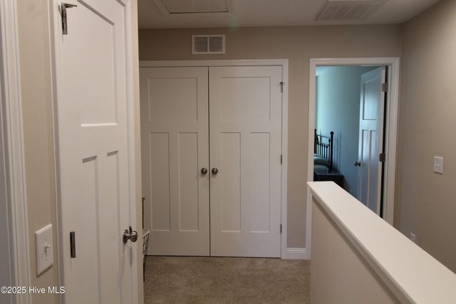 624 Jacks Crossing Drive, Hubert, NC 28539