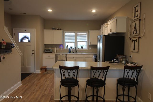 624 Jacks Crossing Drive, Hubert, NC 28539