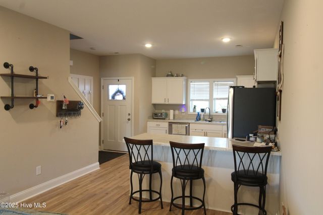 624 Jacks Crossing Drive, Hubert, NC 28539