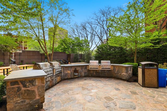 4 Martine Avenue 107, White Plains, NY 10606