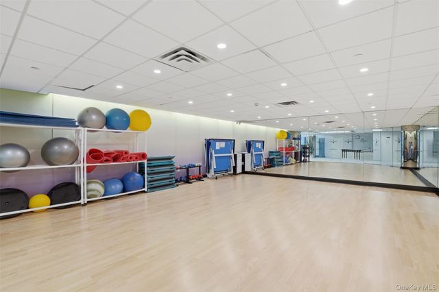 4 Martine Avenue 107, White Plains, NY 10606