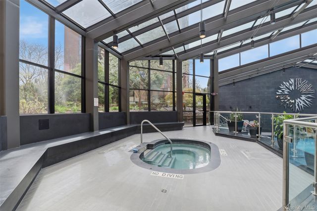 4 Martine Avenue 107, White Plains, NY 10606