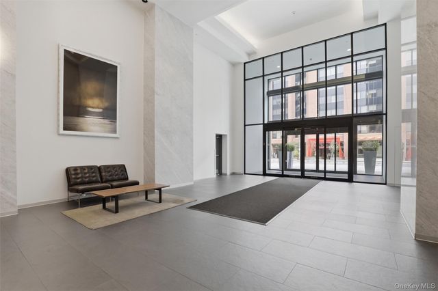 4 Martine Avenue 107, White Plains, NY 10606