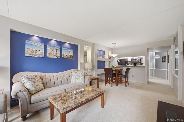 4 Martine Avenue 107, White Plains, NY 10606