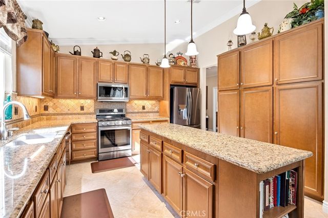 7803 Hagen, Hemet, CA 92545