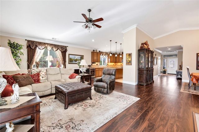 7803 Hagen, Hemet, CA 92545