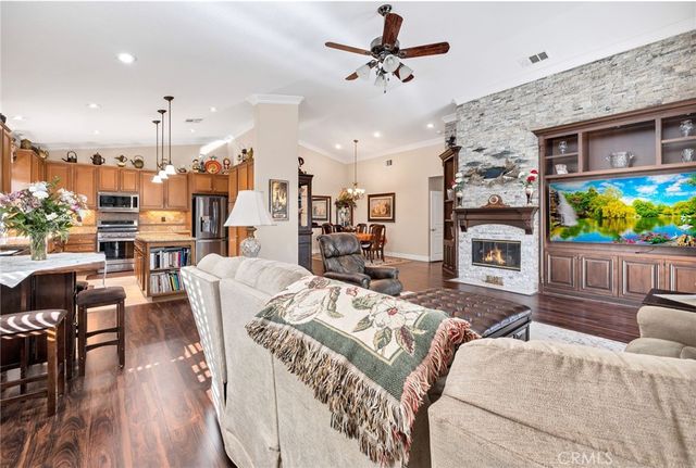 7803 Hagen, Hemet, CA 92545