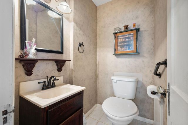 113 E Mckinney Street, Neosho, MO 64850