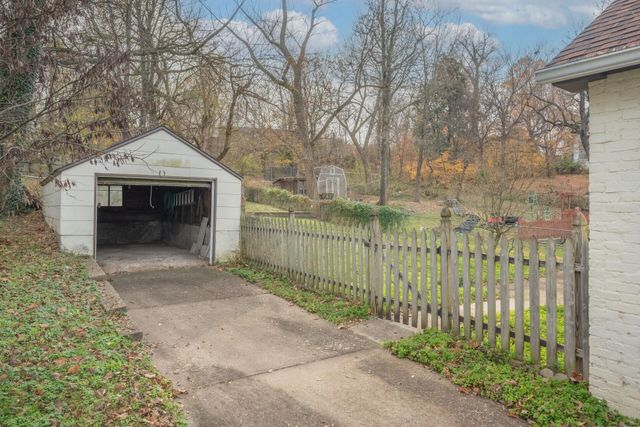 113 E Mckinney Street, Neosho, MO 64850