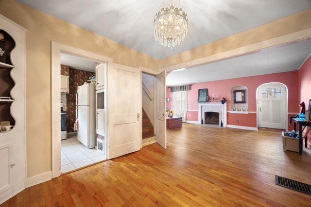 113 E Mckinney Street, Neosho, MO 64850