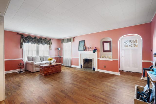 113 E Mckinney Street, Neosho, MO 64850