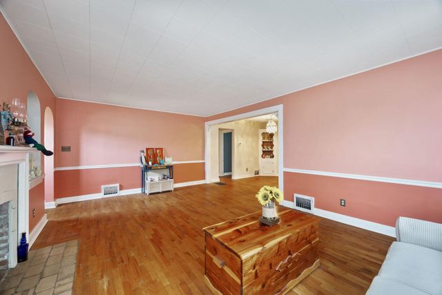 113 E Mckinney Street, Neosho, MO 64850