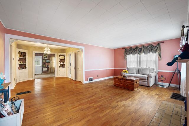 113 E Mckinney Street, Neosho, MO 64850