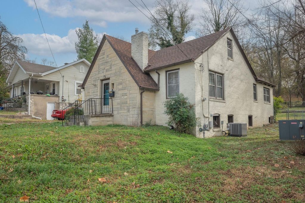 113 E Mckinney Street, Neosho, MO 64850