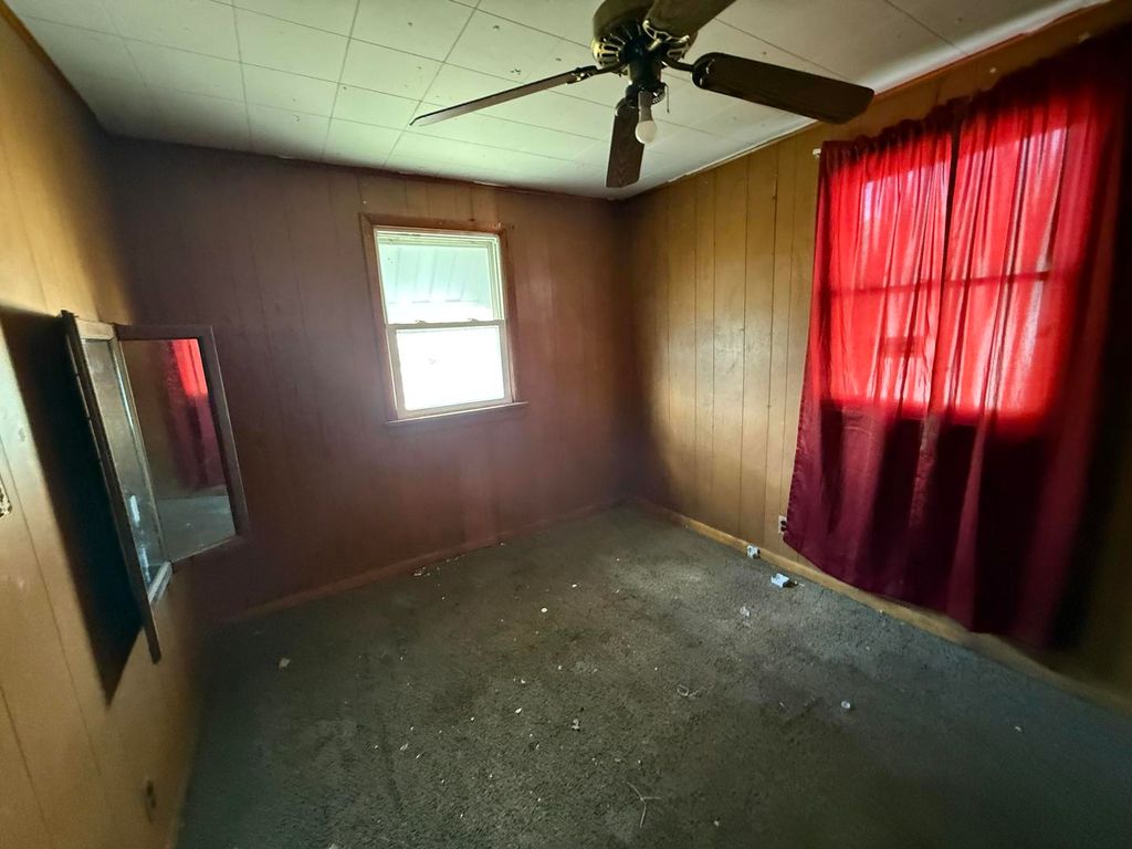 Image 9 of property listing at 616 N Walnut Street, Centralia, IL 62801