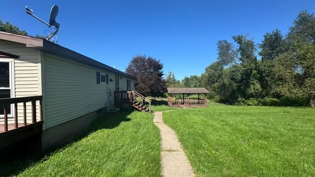7196 GARFIELD Avenue, Harborcreek, PA 16421