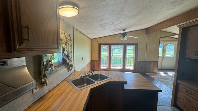 7196 GARFIELD Avenue, Harborcreek, PA 16421