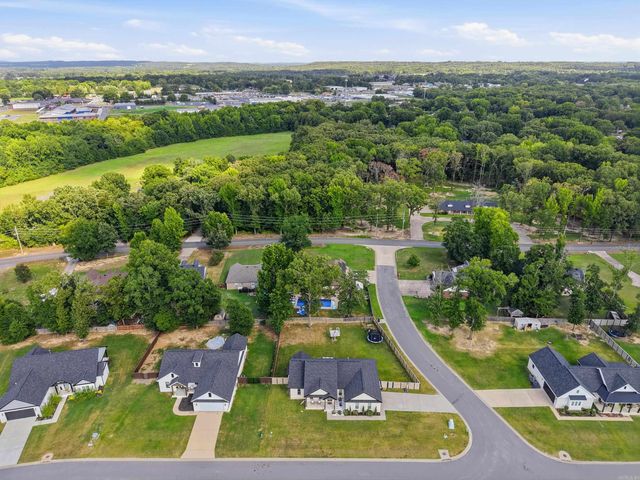 190 Wellswood Drive, Greenbrier, AR 72058