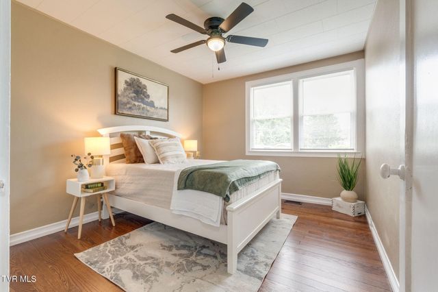 1363 East Center Street, Kingsport, TN 37664