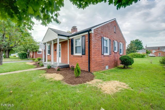 1363 East Center Street, Kingsport, TN 37664
