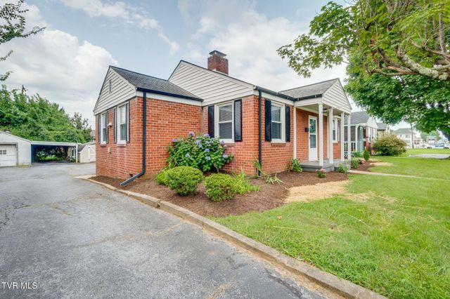 1363 East Center Street, Kingsport, TN 37664