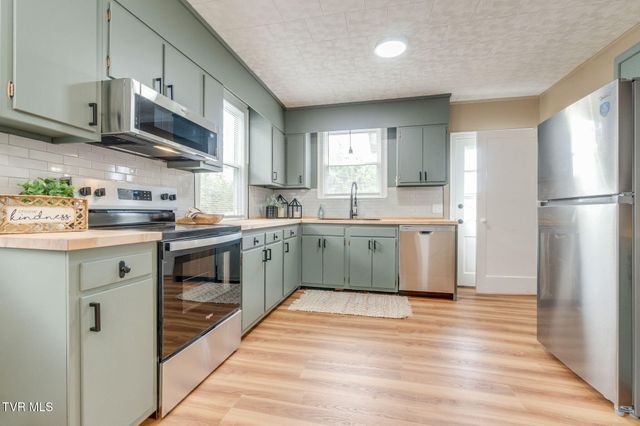 1363 East Center Street, Kingsport, TN 37664