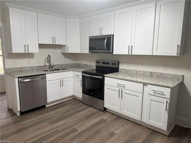 70 Nicholson ST, Portsmouth, VA 23702