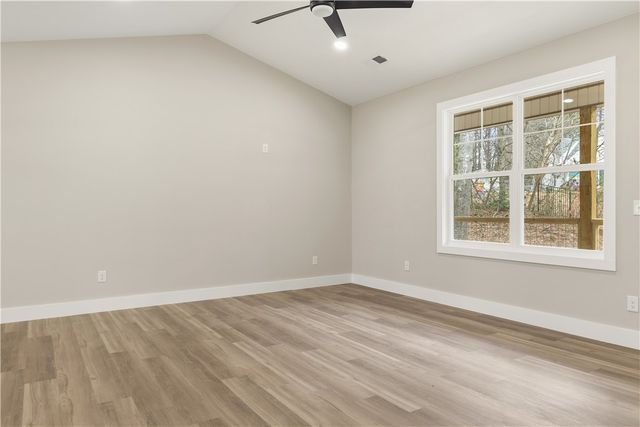 221 Cub Cove Drive, Walhalla, SC 29691