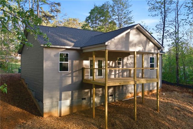 221 Cub Cove Drive, Walhalla, SC 29691